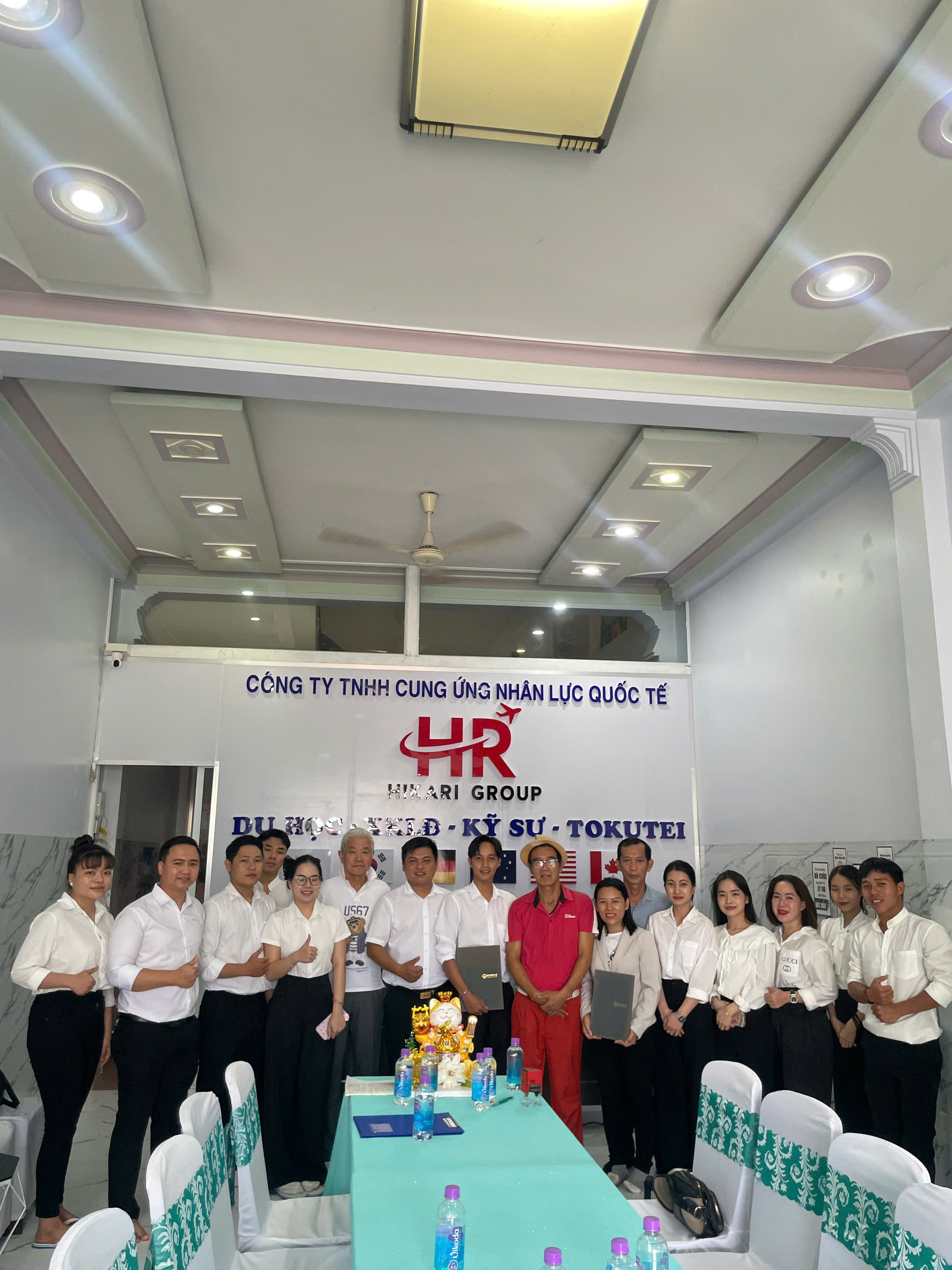 Hikari gioi thieu